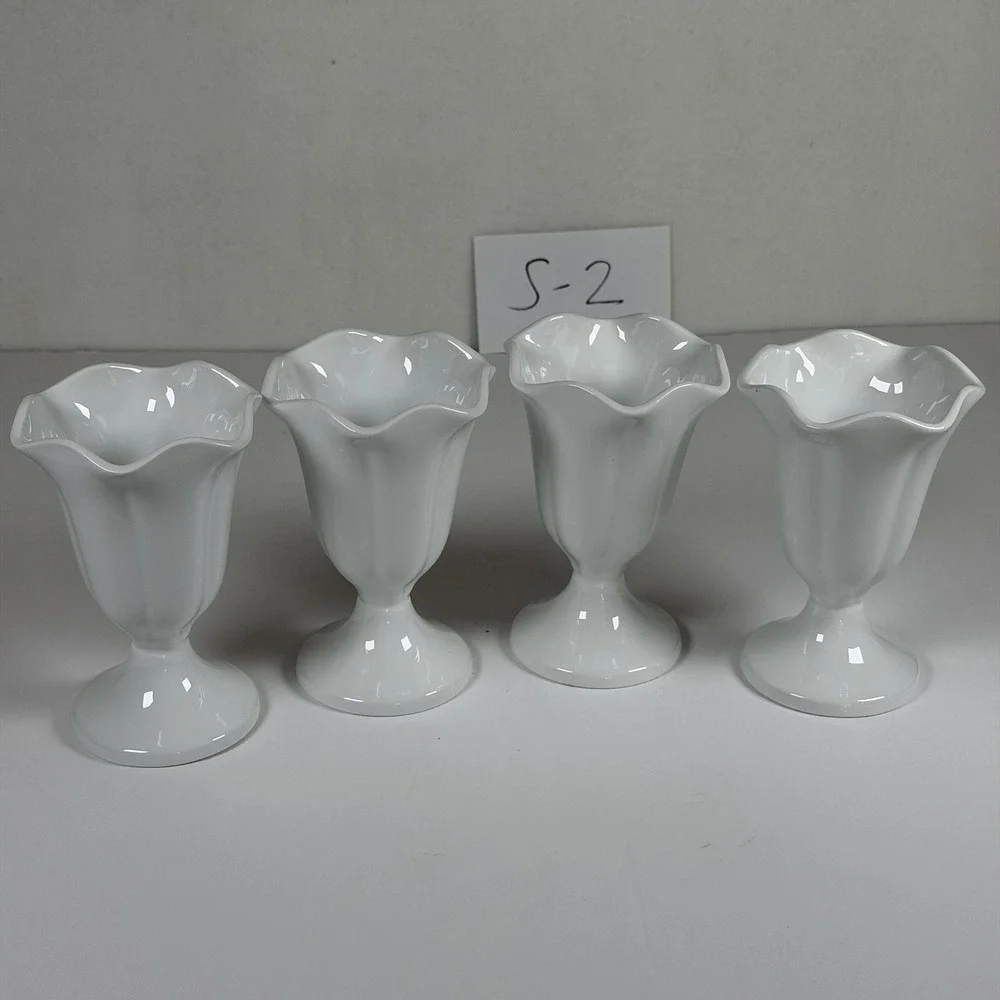 Set of 4 Sur La Table White Porcelain Footed Ice Cream Dessert Bowls Scalloped